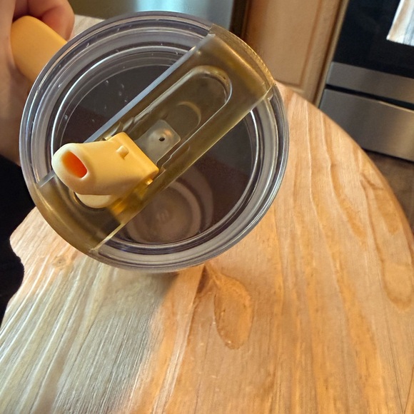 Butter Yellow Stanley 40 oz - Picture 2 of 4